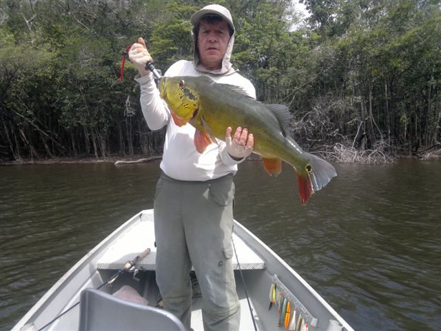 pescaria no Água Boa em Roraima