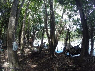 Almoço no lago