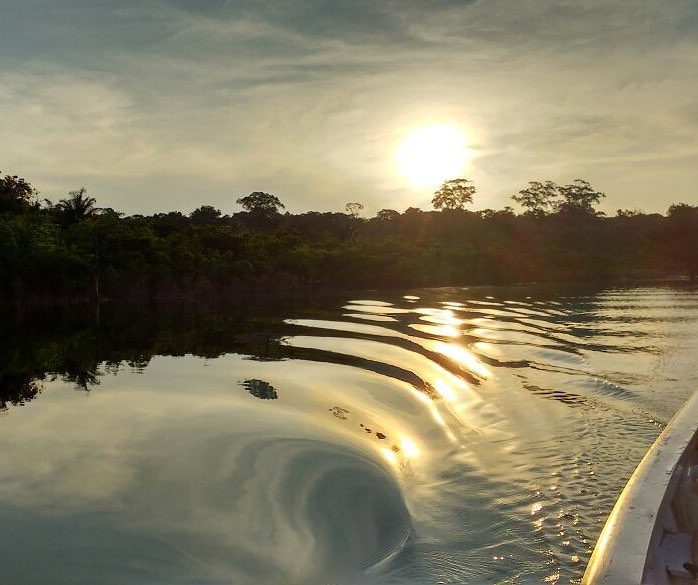 Linda imagem do Lago do Tiririca.jpg