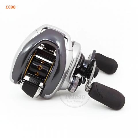 Carretilha_Shimano_Metanium_HG_Direita_07.png.76f4d153ef678081233db2916c9f23d5.png